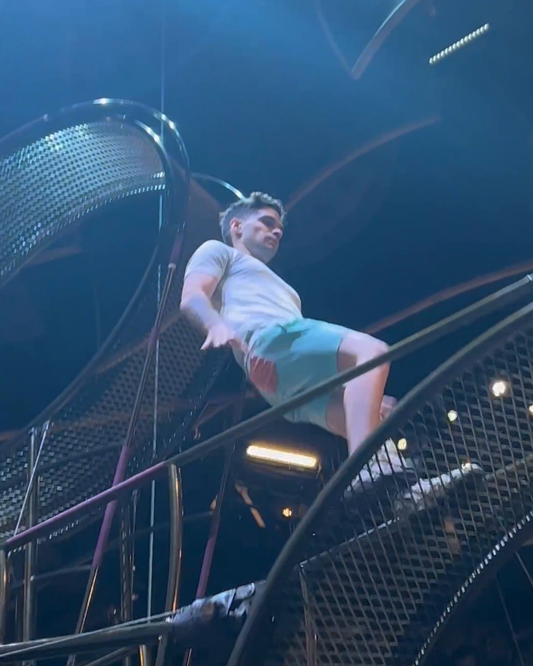 Rodrigo Gomez seated on the Double Wheel rig between passes.